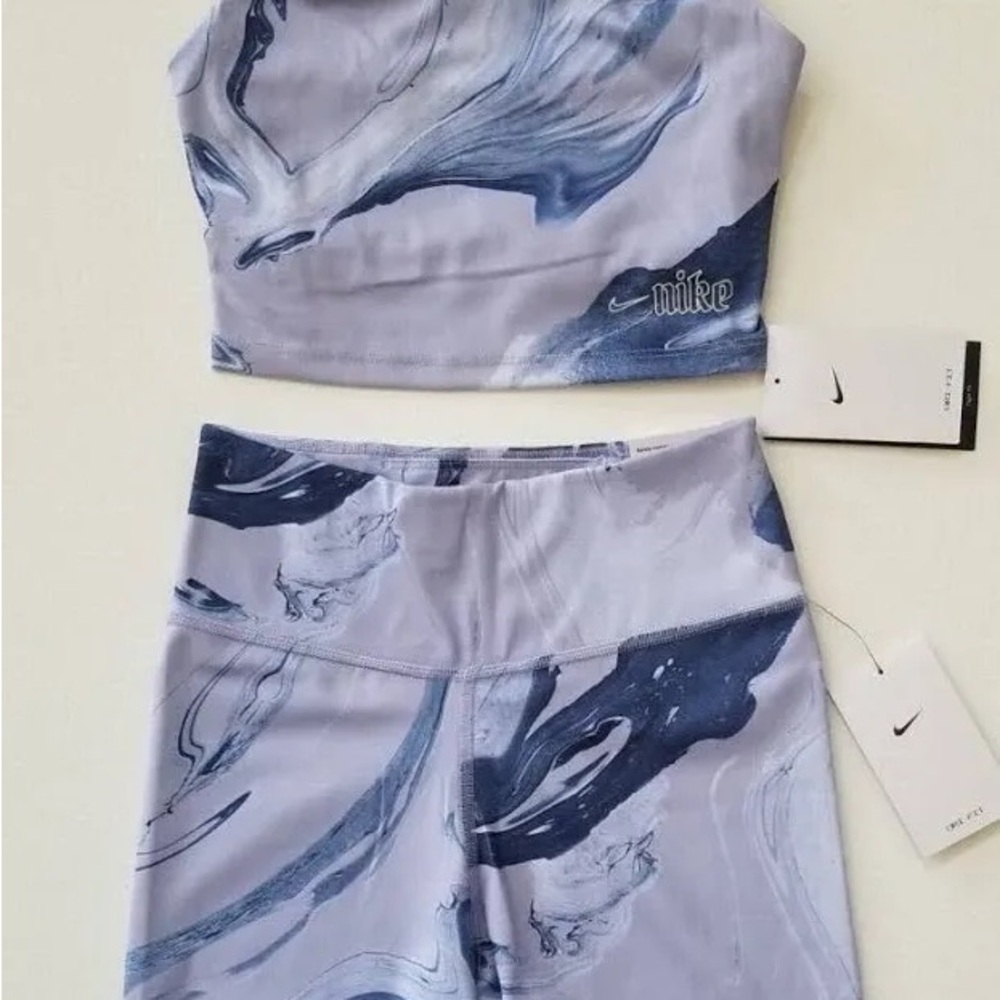 Nike Abstract Blue and Gray Activewear Set